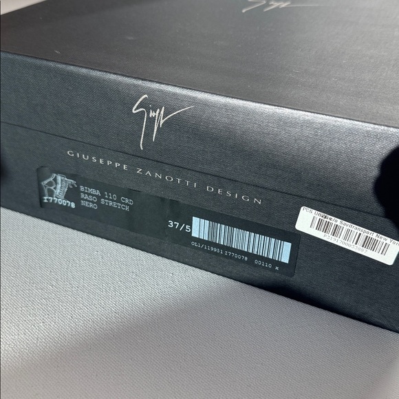 Giuseppe Zanotti Black Lace-Up Heeled Boots - Picture 7 of 16